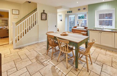 Church Cottage by Coast & Country Stays - Foto 43