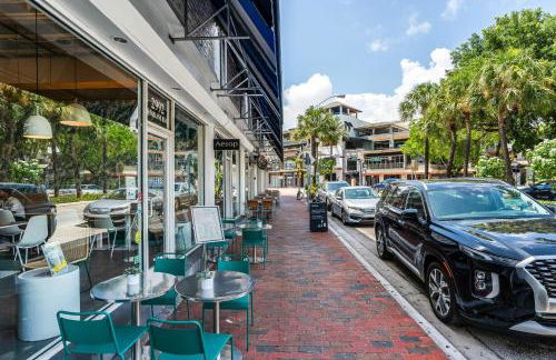 Breathtaking Direct Bay Views 2 bedroom condo with parking - Foto 22