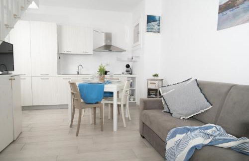 White, Villetta with pool - Foto 8