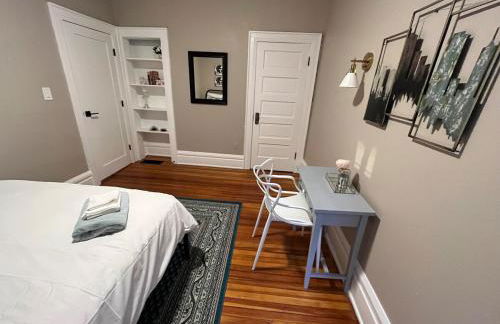 2 BR Totally Renovated and Chic - Foto 17