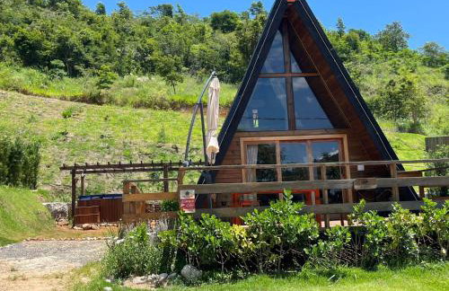 Chalé romântico com hidro, lareira e churrasqueira na Serra - Foto 45