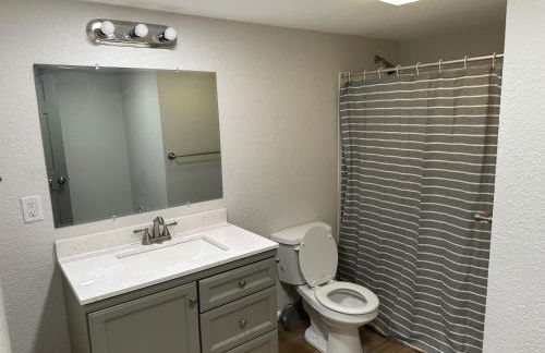 Adorable New West 3 BR 2 BA SMRT TV Coffee - Foto 21