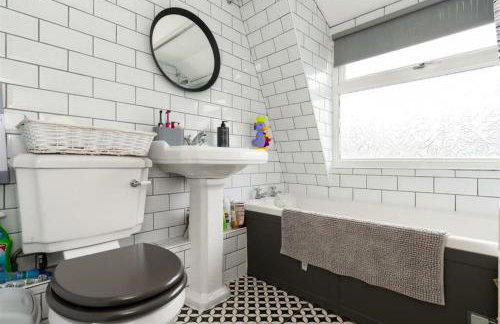 Wonderland 4 bedrooms 6 bed Castle Donnington EMA airport - Foto 7