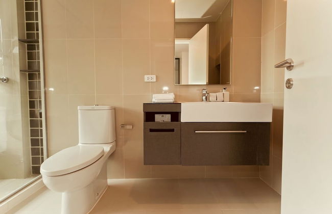 The Base Downtown Condo by Joy - Foto 13