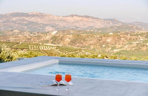 Samiro Private Villa - Heated Pool & Hot tub - Photo 1