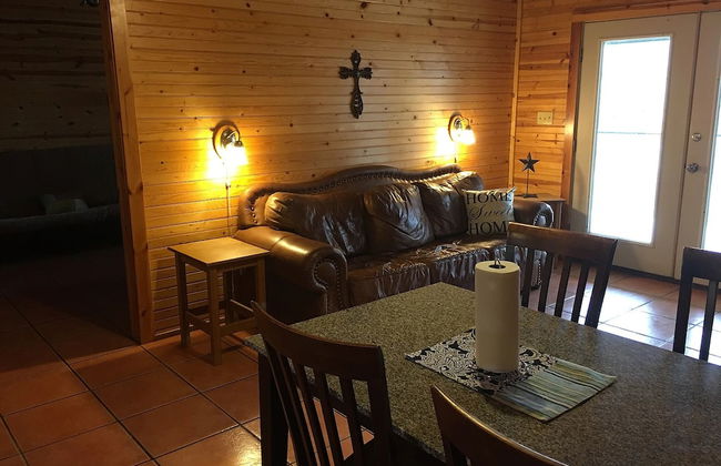 Frio Springs Lodges - Photo 26