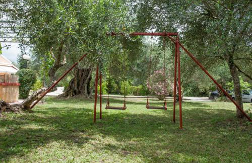 Family Holiday Apartment with garden & BBQ - Foto 8