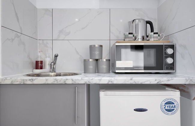 Captivating 1-bed Studio in Feltham - Foto 8