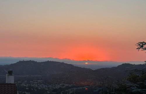 Quiet Hilltop Home With Stunning Hill Top And Valley Views - Foto 12