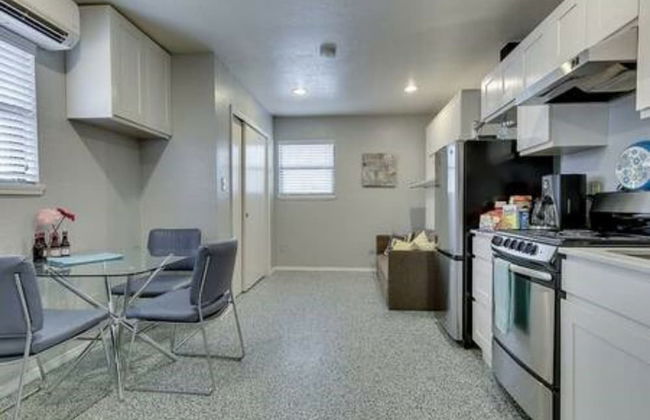 Garage Studio near OUSHC Hospital - Photo 13