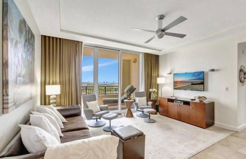 2B Beachfront condo! Pool! Games! 15 mins to PBI! - Foto 62