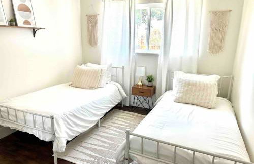 Modern Home with View and Large Private backyard - Foto 12