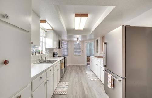 Heated Pool and 4-in-1 Grill Spring Hill Haven! - Foto 12