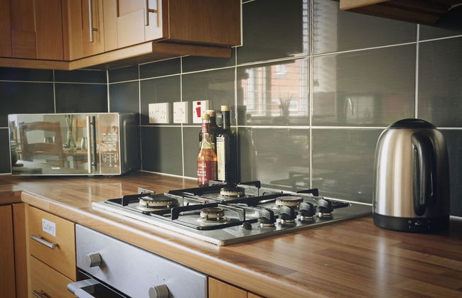 Modern 4 Bed Townhouse with Parking - Foto 21