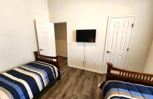 652- Spacious 5-Bedroom Villa with Pool, Spa & Scenic Lake Views - Foto 13