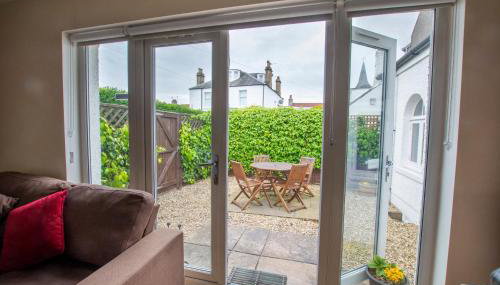 Helena Cottage - Photo 5