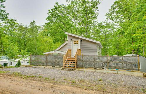 Walk to Lake Beaches Cabin with Patio in Belmont! - Foto 25