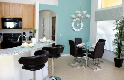 Ideal for Families & Couples - Lake View - South Facing Pool & Spa - Game Room - Providence Golf Community - Access to Resort Amenities - Photo 8