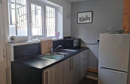 Dare Valley Cottage Ex miners cottage Near Zip World Pen y fan Waterfalls - Photo 9