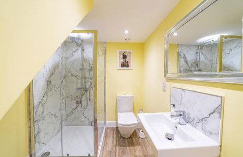 Gardener’s Cottage with Hot Tub - Foto 29