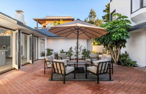 Pacific Perfection - Ocean Views Jacuzzi Walk to Beach and Dining - Photo 9