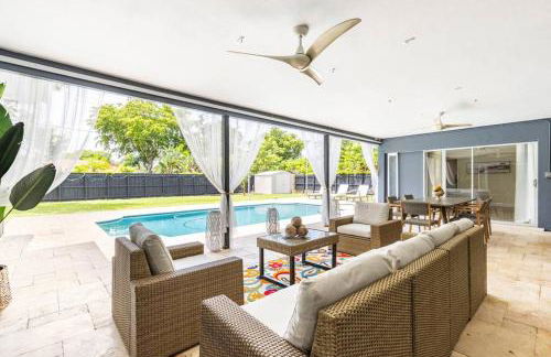 Spacious 4 Bedroom 3 Bathroom House with Heated Pool and Outdoor Shower close to FFL Airport and Cruise Port - Foto 25