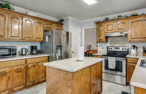 3 Mi to Marina: Quiet Getaway w/ Deck in Lexington - Foto 5