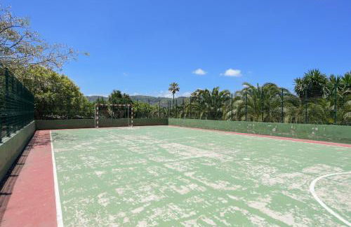 House with cozy garden BBQ and free parking - Foto 78