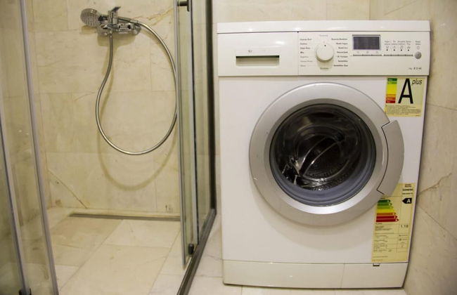 Modern and Cozy Apartment Near Shopping Malls - Foto 14