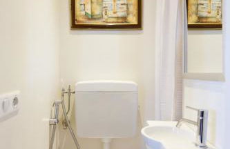 Villa d exception avec terrasse, jacuzzi, vue mer, parking, en plein cœur du village de Eze - Foto 13