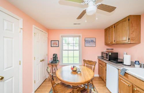 New Kid in Town - King Bed & Sofa Bed - Sleeps 2-4 - Photo 13