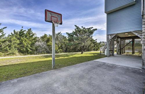 Avon Home on the Channel with Hot Tub and Deck! - Foto 36