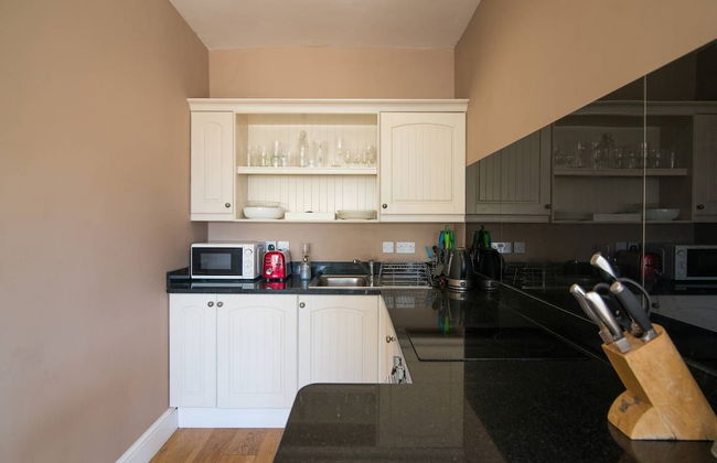 Super Spacious Barn Conversion With Free Wifi, Netflix Fireplace - Photo 29