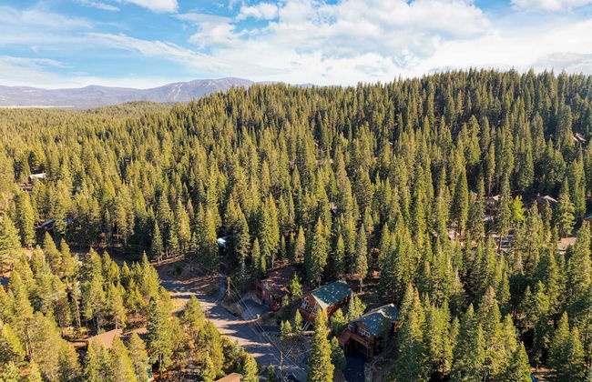 Golden Summit by Avantstay Stunning Secluded Cabin w/ Access to Tahoe Donner - Foto 30