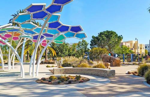 King Size, Patio, Xbox, Great Park - Photo 24