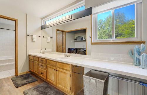 Sunstone Mesa Luxe Broadmoor Getaway w Hot Tub - Foto 43