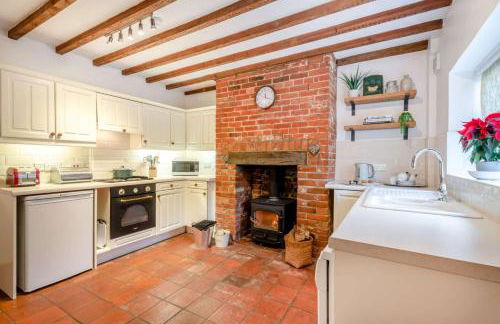 2 Bed in Weybourne oc-2372 - Photo 4
