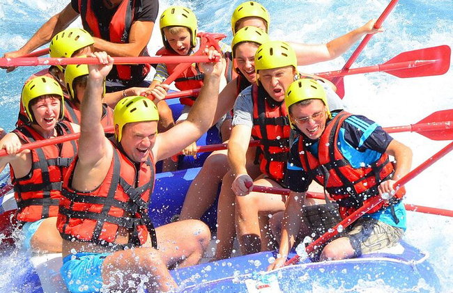 Actividad de rafting en grupo en Bozyaka - Foto 5