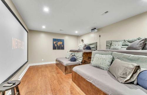 The Retreat at Wildwood - Hot Tub Theater & Deck - Foto 29