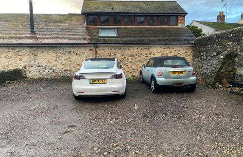 Little Monmouth 4 bedroom cottage, Old town Lyme Regis, dog friendly and parking - Photo 8