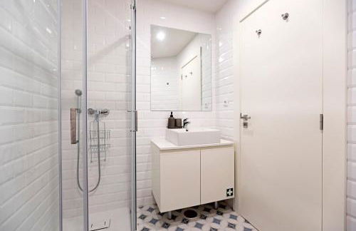 Superb Flat w Balcony and AC by LovelyStay - Foto 8