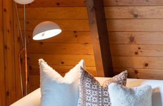 Pet & Kid Friendly Cozy Cabin, BBQ, Firepit, Outdoor Dining, Forest Views - Photo 16