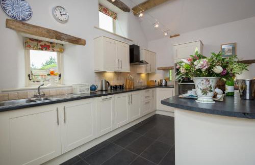 Cruck Barn Cottage - Photo 15