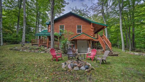 Updated Manistique Log Cabin, Yard and Fire Pit - Foto 2