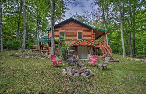 Updated Manistique Log Cabin, Yard and Fire Pit - Foto 2