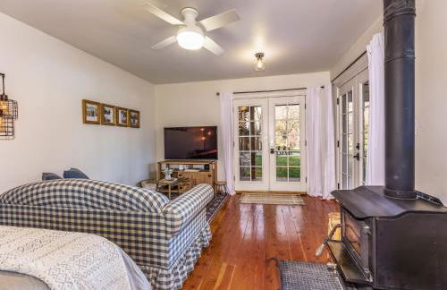 Log Cabin sleeps 20 with hot tub, EV Charger, firepit - Foto 50