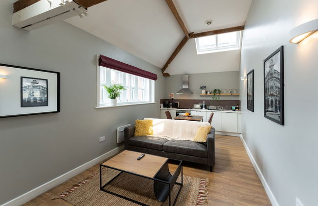 High Street Town House - Photo 47