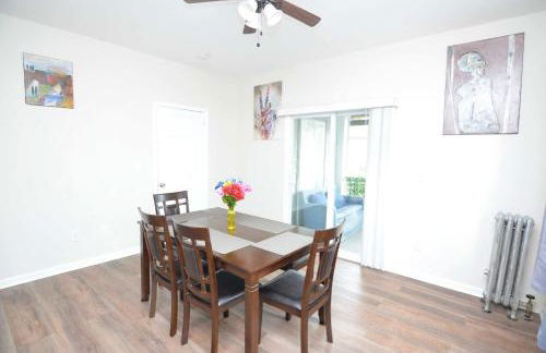 Spacious Home with Parking, Laundry - Near RU, RWJ, NJ Transit - Foto 17