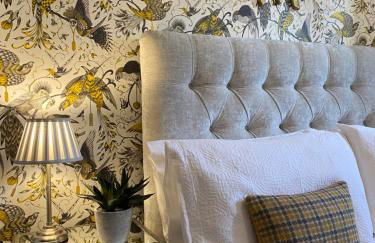 Luxury Chapel Apartment within City Walls - Photo 11