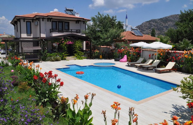 Beautiful 4-bed Villa Private Pools - Photo 24